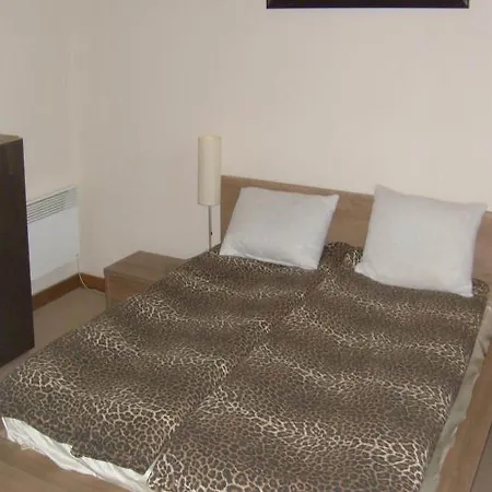 Eagle Lodge Hotel Апартхотел